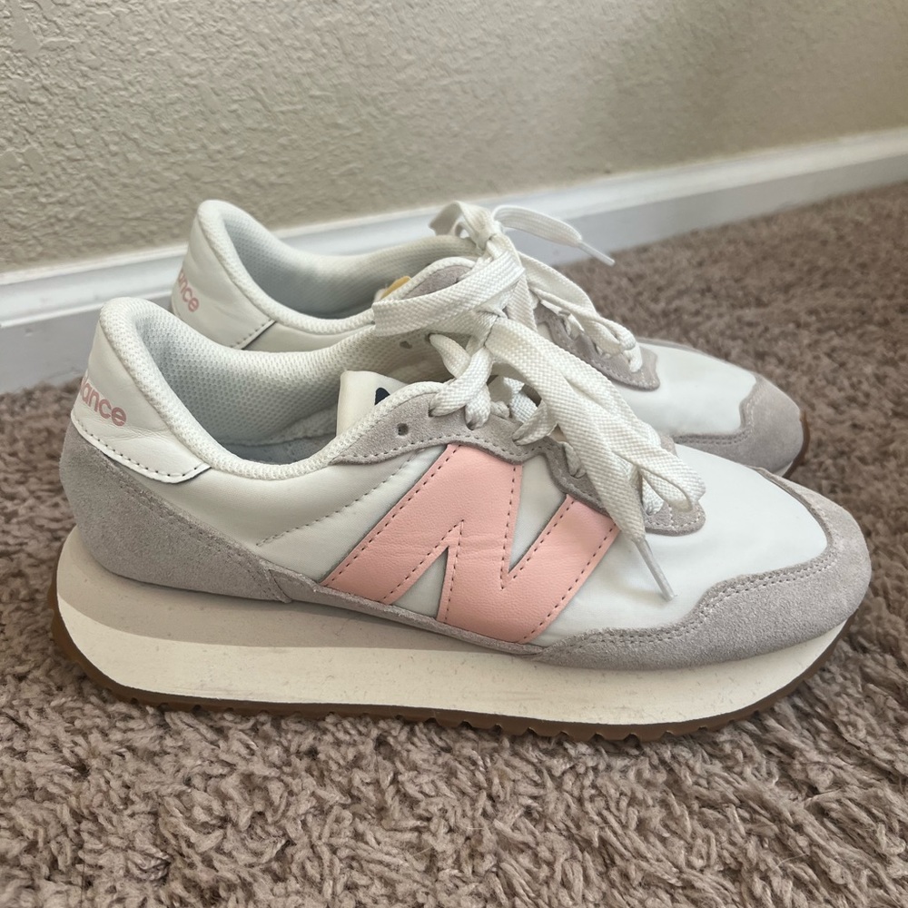 New Balance 237